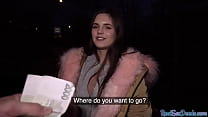 Roundass euro student se dobla y da mamada por dinero en efectivo