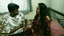 Indische geile Milf bhabhi fickt mit unschuldigem Dorfjungen!! klares Hindi-Audio: heißer Webserien-Sex