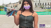 Sottomessa 18enne venezuelana si fa il suo primo piercing anale per le strade di Lima
