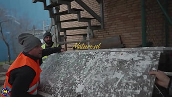 La calda milf tettona Tanya Virago è il centro di un bel Gang Bang duro - MatureNL Trailer
