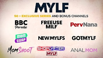 MYLF - Die vollbusige Milf Kenzie Taylor lässt ihren Stiefsohn an ihren hüpfenden Titten spielen, damit er ihre Geheimnisse bewahrt