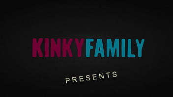 Kinky Family - J'ai léché et baisé ma demi-soeur Daisy Lavoy