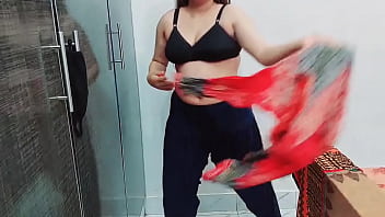 Chica pakistaní videollamada en vivo striptease baile desnudo en videollamada demanda del cliente