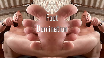 Master Pascal foot domination in my garage !