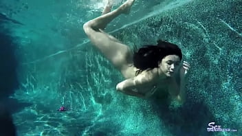 Sirena Erótica: Aaliyah Hadid pt2