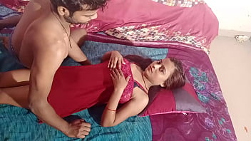 Beste indische Hausfrau aller Zeiten mit dicken Möpsen, die schmutzigen Desi-Sex mit Ehemann hat - Full Desi Hindi Audio