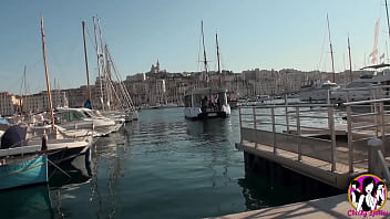 La MILF chaude Célia de Marseille se fait enculer