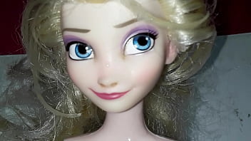 Elsa di Disney Frozen adora guardarmi mentre vengo davanti a lei