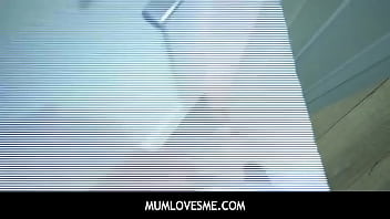 MumLovesMe - Мачеха и пасынок празднуют большую сделку - Dee Williams