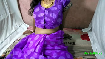 Индийская Anita Bhabhi трахается в сари Desi, секс-видео