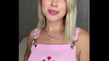 Video de cómo la especialista en depilación SugarNadya ayudó a un cliente a follar a un asistente - muñeca sexual Tantaly