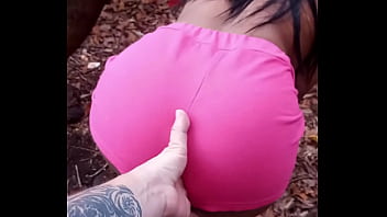 I took my visinha in the woods she showed me her black pussy