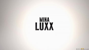 Tette rivestite di nylon - Mina Luxx / Brazzers / streaming completo da www.zzfull.com/outto