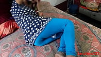 La mamma del villaggio condivide la sua figa in una stanza (video ufficiale di Localsex31)