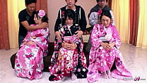 Rara Orgia Japonesa com três lindos JAV Teens com Hairy Pussy