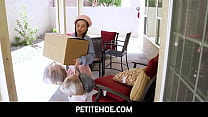 PetiteHoe - El pequeño vecino hace que todo encaje - Kimmy Kim