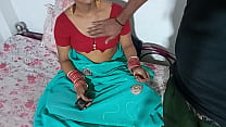 El esposo se folla a la esposa sola mientras trabaja en casa, video porno HD en hindi indio con voz clara en hindi.