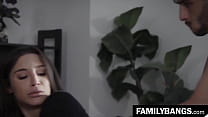 FamilyBangs.com - Смелая девушка преследует мальчика своей сестры, Абеллу Дэнджер, Лукаса Фроста