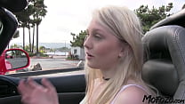 MOFOZO.com - настоящее любительское домашнее секс-видео с 18-летней блондинкой