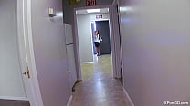 CALDA segretaria tettona, giovane donna che scopa e succhia il grosso cazzo duro del suo capo | Teaser video gratuito Full HD Mp4 108p