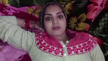 Une jeune fille indienne desi a été baisée par son petit ami, vidéo xxx indienne de Lalita bhabhi en audio hindi