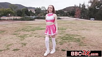 Cheerleader troia affronta sette bellissimi stalloni della BBC