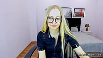 amatoriale bielorussa con tette piccole in solitaria in webcam