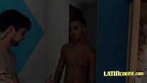 With The Excuse Of Taking Nude Photos, I Fuck This Cute Latino