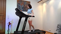 Sweaty Gym Sex: Pussy Pumping on the Treadmill