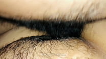 きつい若い女性のマンコの中に滴る精液