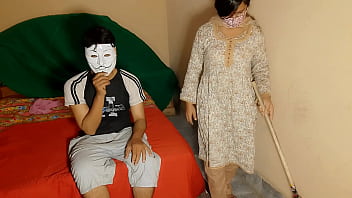 Indian Maid baisée par le propriétaire de la maison, vidéo virale de sexe anal hindi