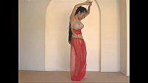Красивая тайская танцовщица живота
