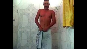 Maduro tomando banho