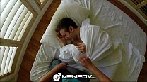 MenPOV Friend sorprende a su pareja con un buen polvo